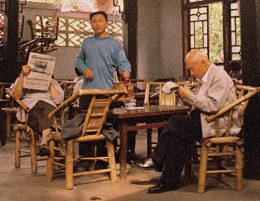 Karten oder Majong gespielt